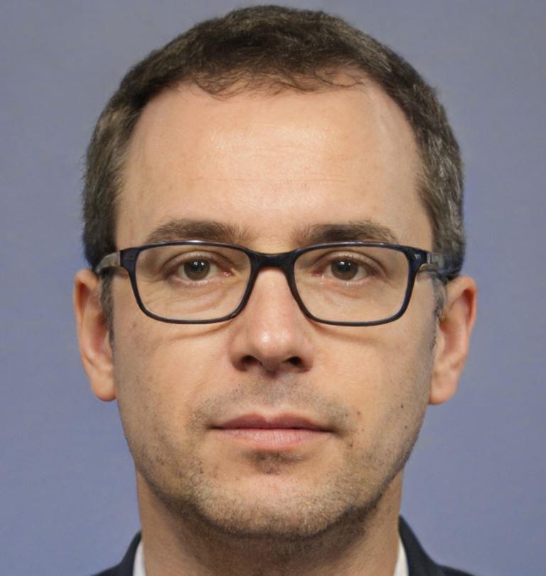 Игорь Антипов